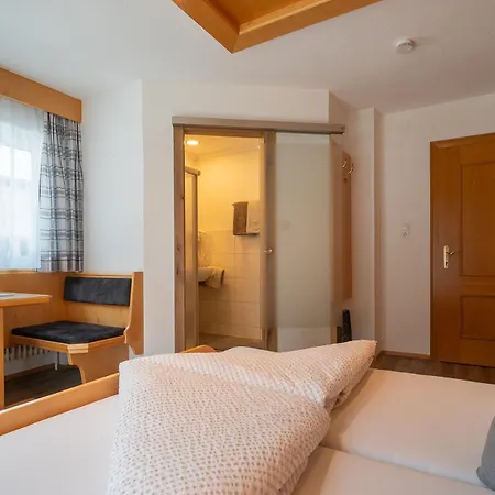 Leopoldine Bed & Breakfast Längenfeld