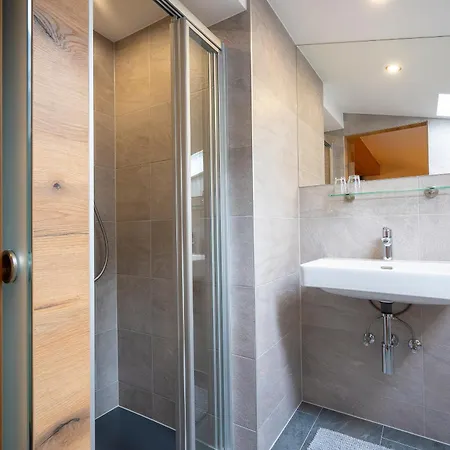 Leopoldine Bed & Breakfast Langenfeld